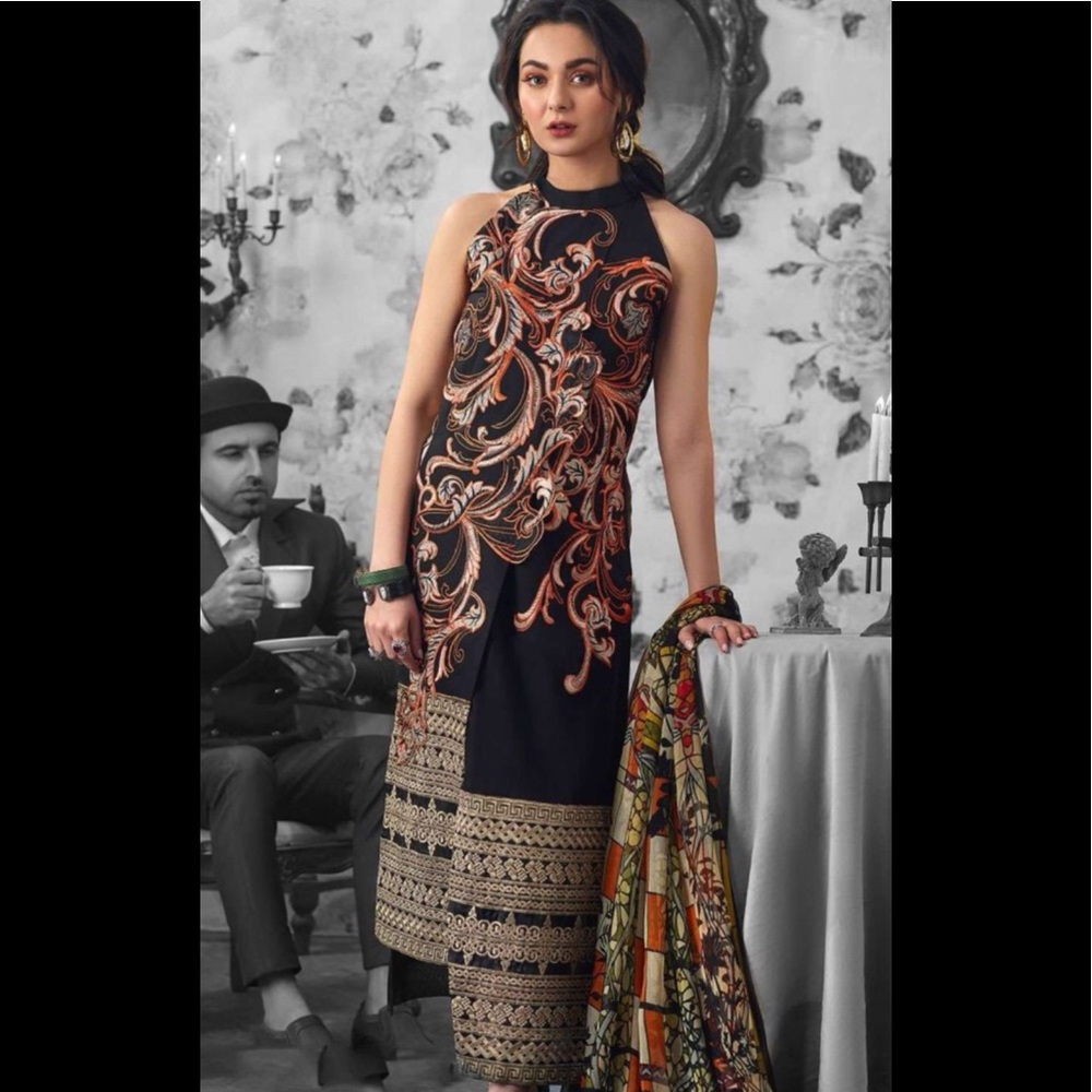 Pakistani dress - Picture 1 of 15